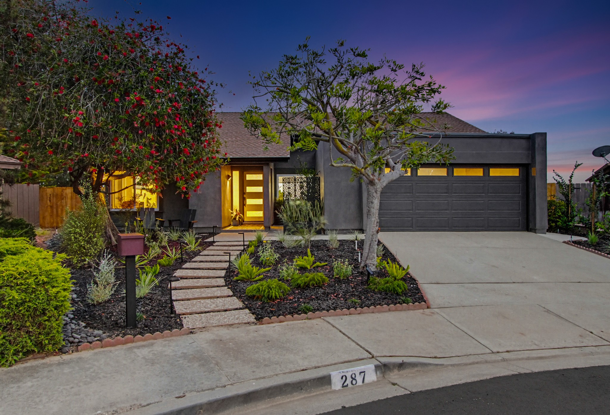 Virtual tour photo 3 of 86 for 287 Sharp Pl