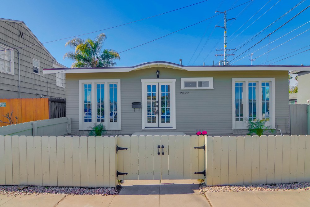 Virtual tour photo 1 of 54 for 2877 Collier Ave