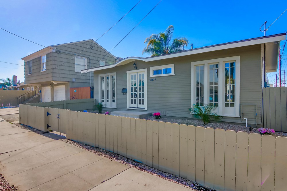 Virtual tour photo 4 of 54 for 2877 Collier Ave