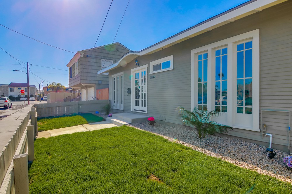 Virtual tour photo 5 of 54 for 2877 Collier Ave