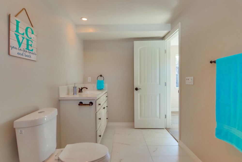 Virtual tour photo 31 of 54 for 2877 Collier Ave