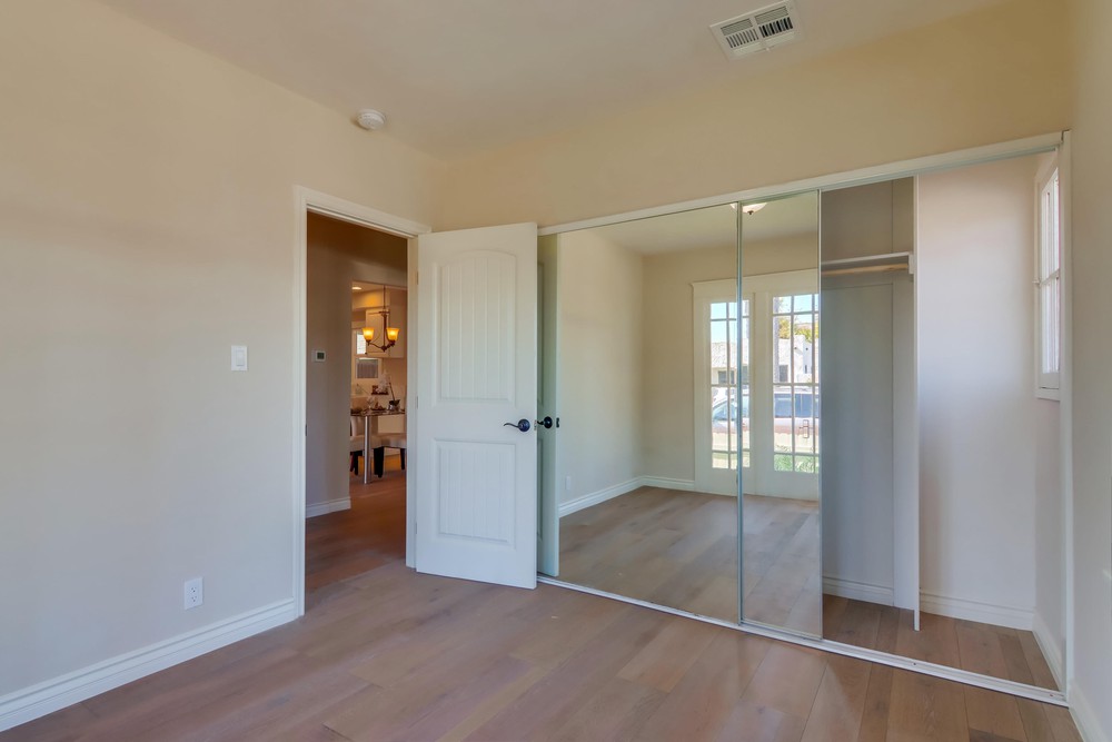 Virtual tour photo 34 of 54 for 2877 Collier Ave