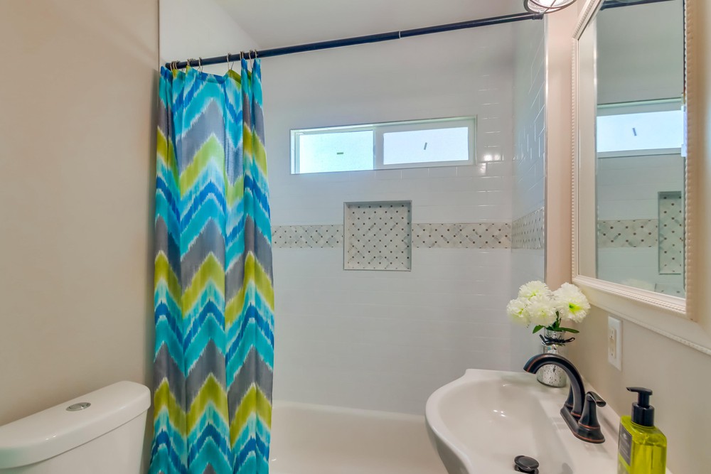 Virtual tour photo 37 of 54 for 2877 Collier Ave