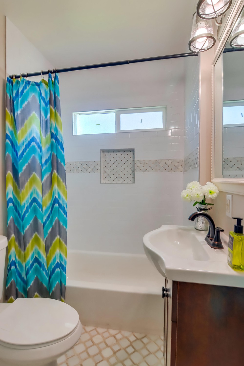 Virtual tour photo 38 of 54 for 2877 Collier Ave