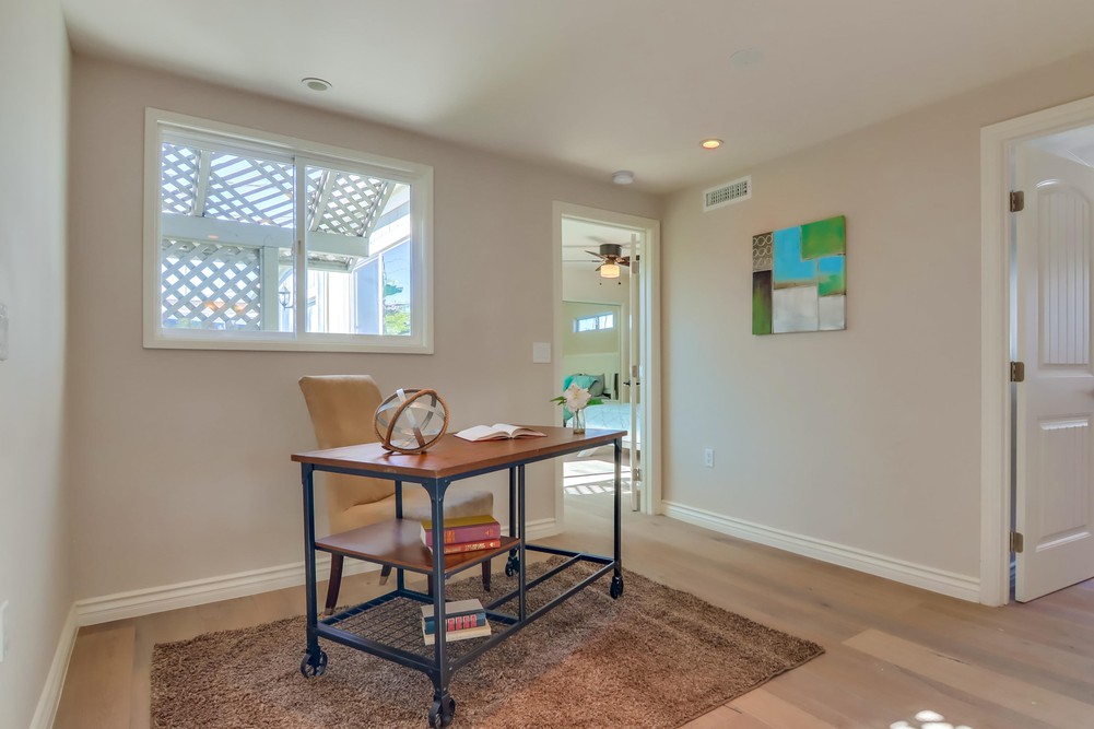 Virtual tour photo 42 of 54 for 2877 Collier Ave