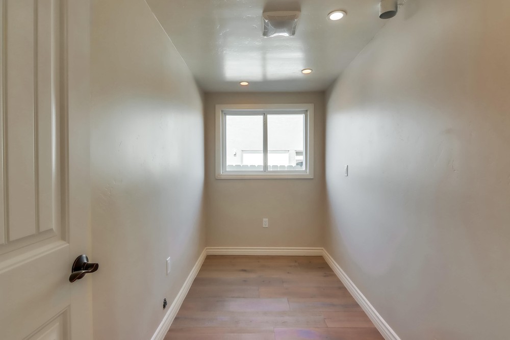 Virtual tour photo 45 of 54 for 2877 Collier Ave