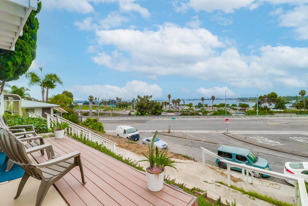 Virtual tour photo 9 of 62 for 2877 McGraw St