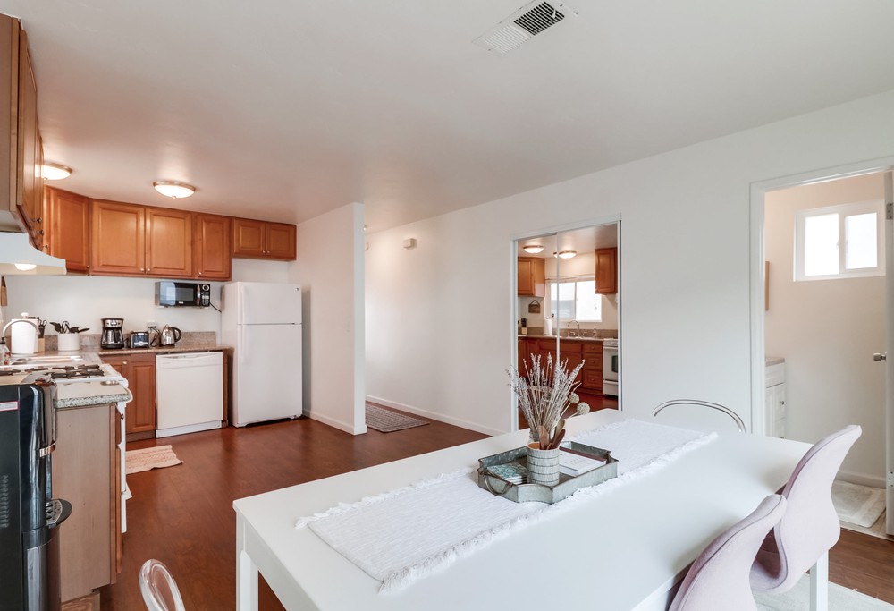 Virtual tour photo 26 of 62 for 2877 McGraw St