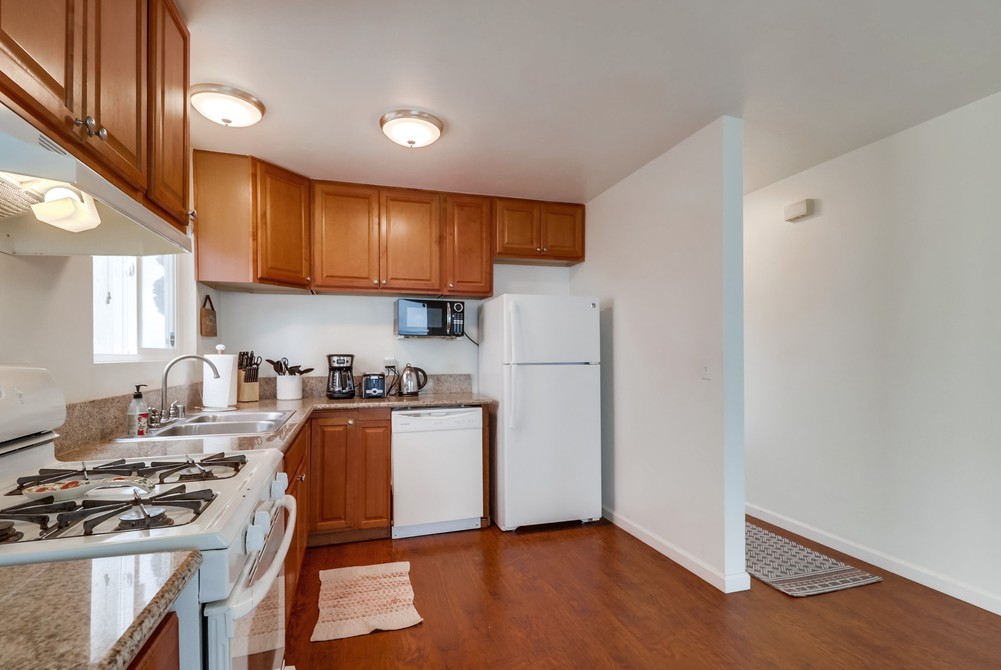 Virtual tour photo 31 of 62 for 2877 McGraw St