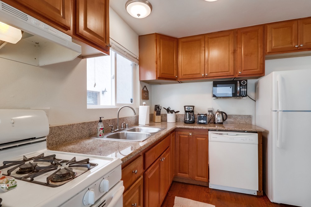 Virtual tour photo 32 of 62 for 2877 McGraw St