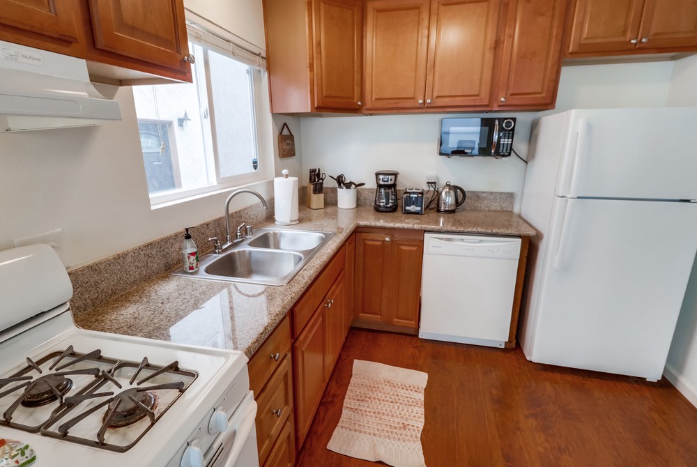 Virtual tour photo 33 of 62 for 2877 McGraw St