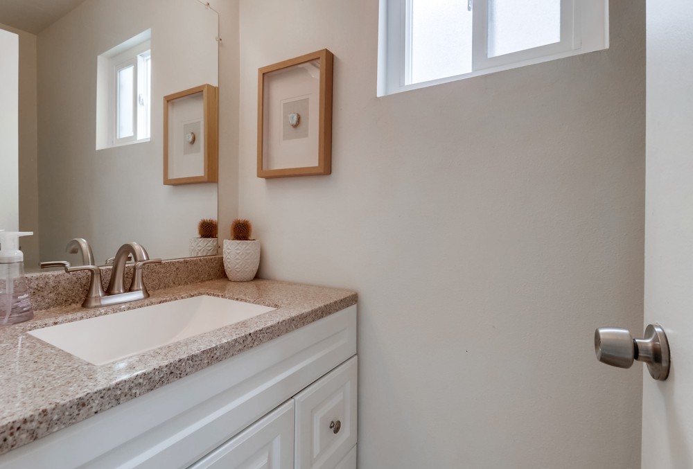 Virtual tour photo 35 of 62 for 2877 McGraw St