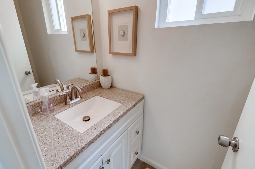 Virtual tour photo 36 of 62 for 2877 McGraw St