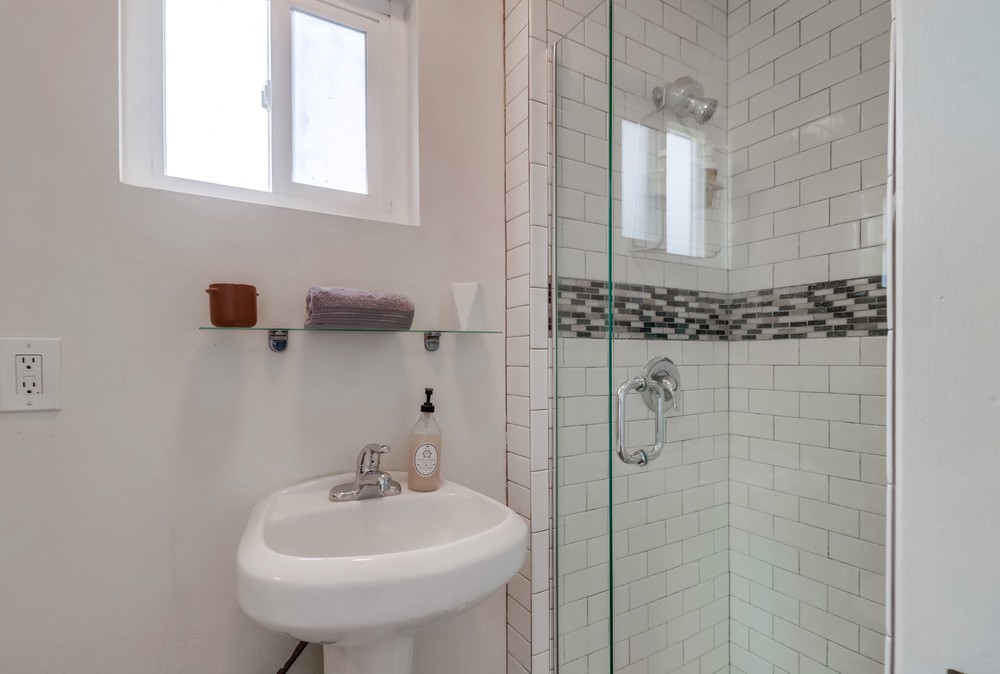 Virtual tour photo 45 of 62 for 2877 McGraw St