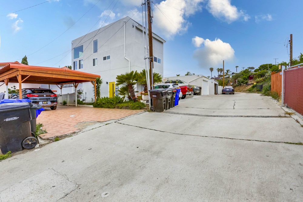 Virtual tour photo 3 of 35 for 2879 McGraw St