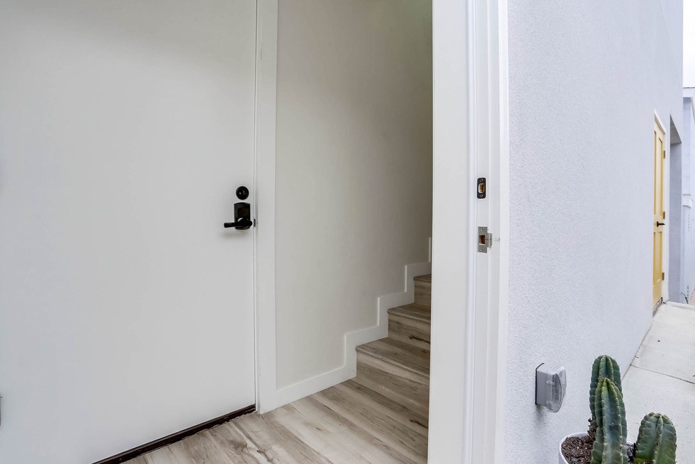 Virtual tour photo 5 of 35 for 2879 McGraw St
