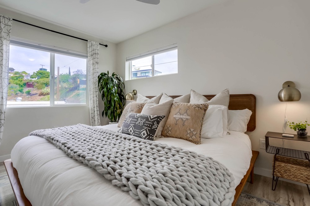 Virtual tour photo 27 of 35 for 2879 McGraw St