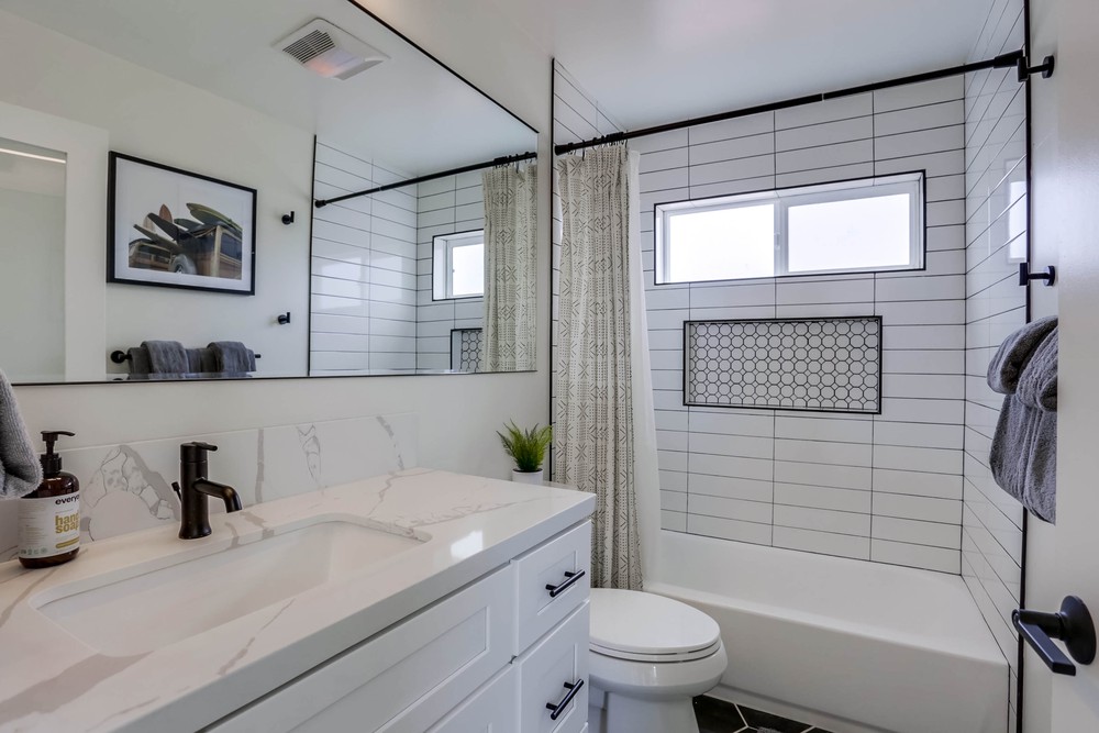Virtual tour photo 31 of 35 for 2879 McGraw St