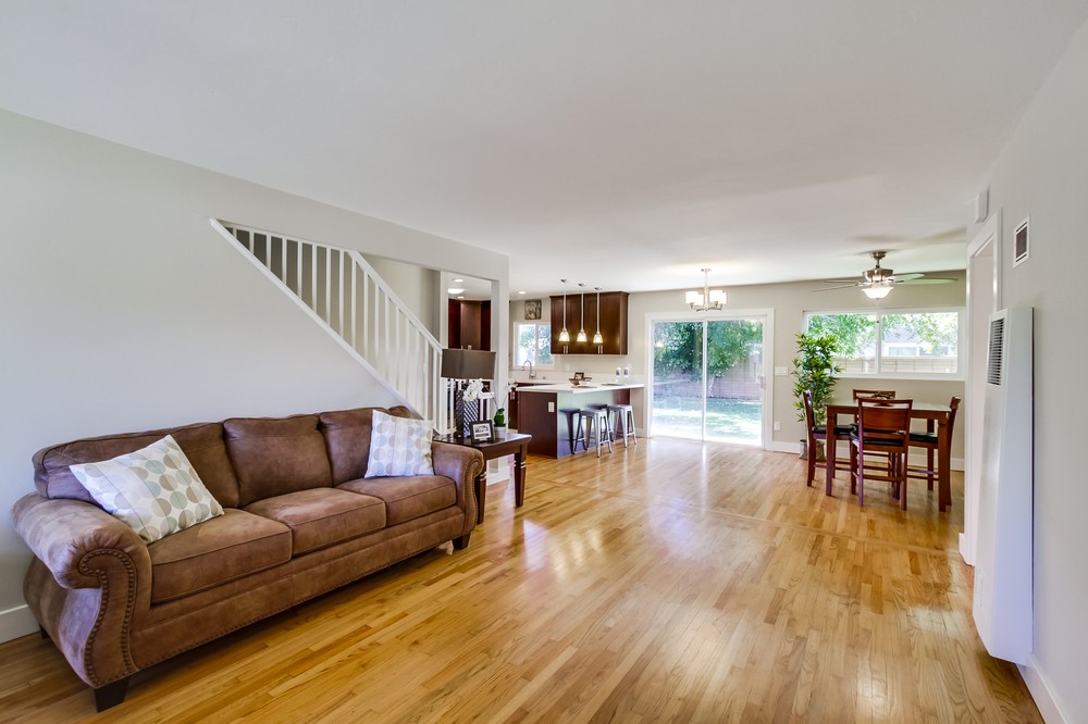 Virtual tour photo 7 of 37 for 2880 Wyandotte Ave