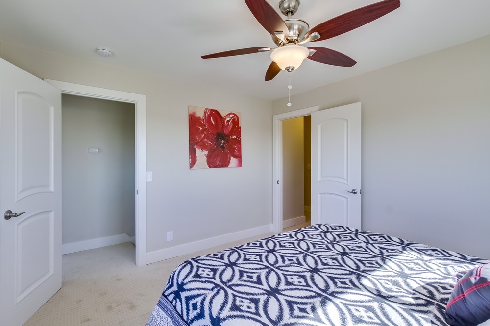 Virtual tour photo 18 of 37 for 2880 Wyandotte Ave