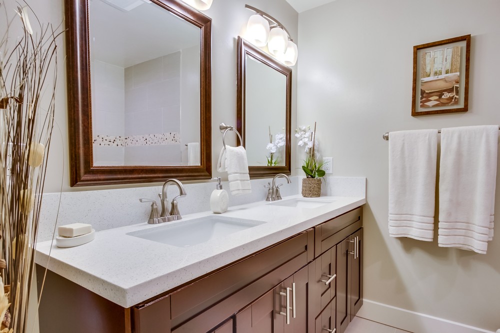Virtual tour photo 20 of 37 for 2880 Wyandotte Ave