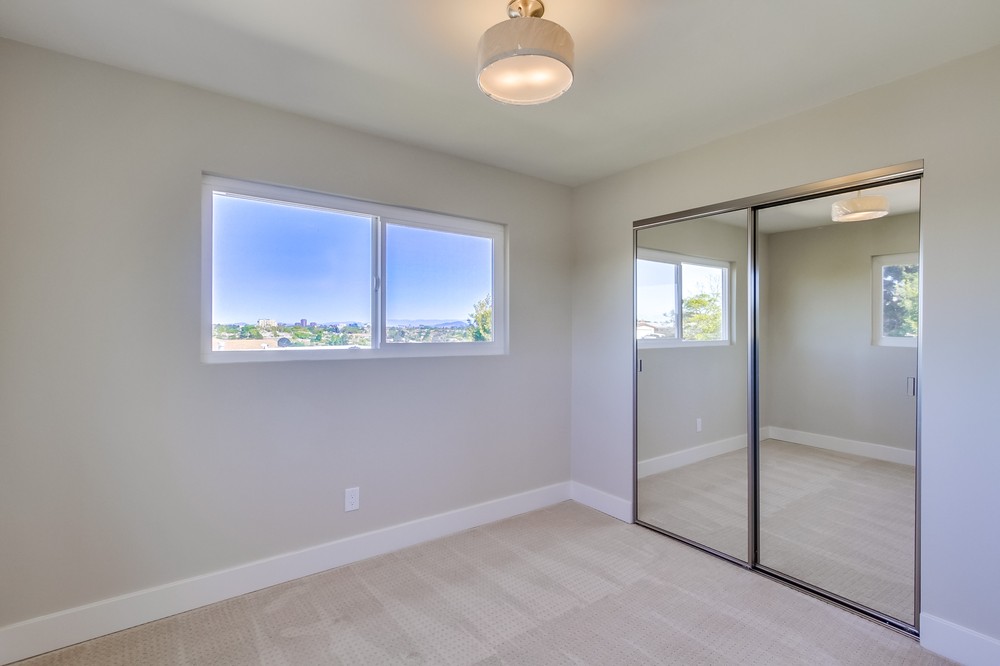 Virtual tour photo 27 of 37 for 2880 Wyandotte Ave