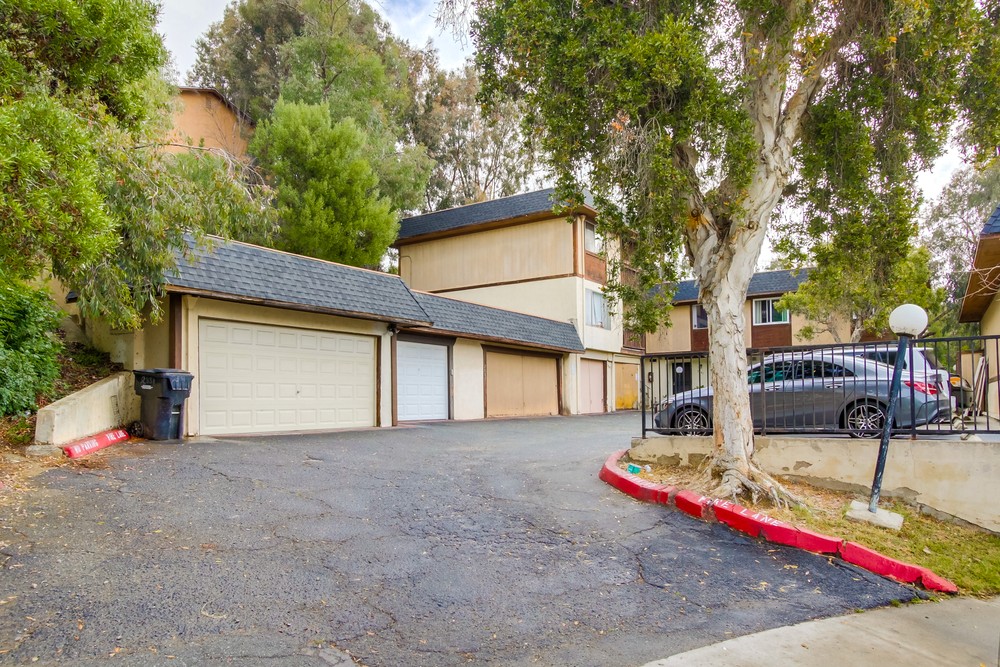 Virtual tour photo 1 of 43 for 2885 47th St