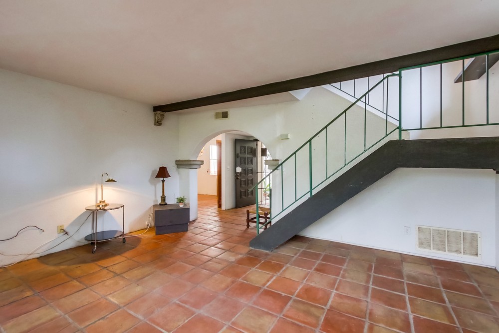 Virtual tour photo 9 of 43 for 2885 47th St