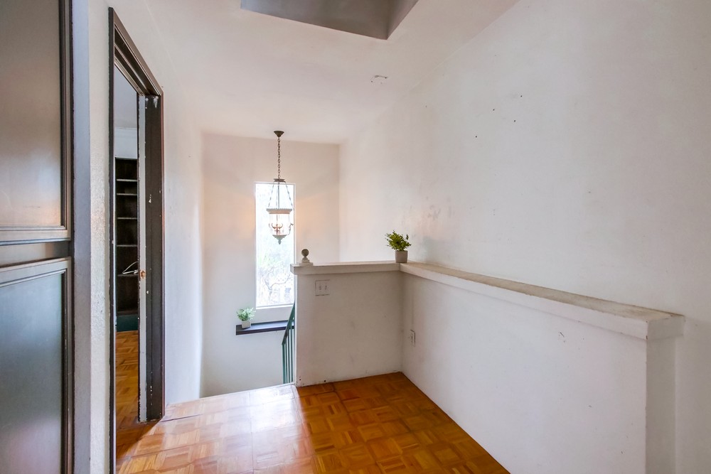 Virtual tour photo 22 of 43 for 2885 47th St