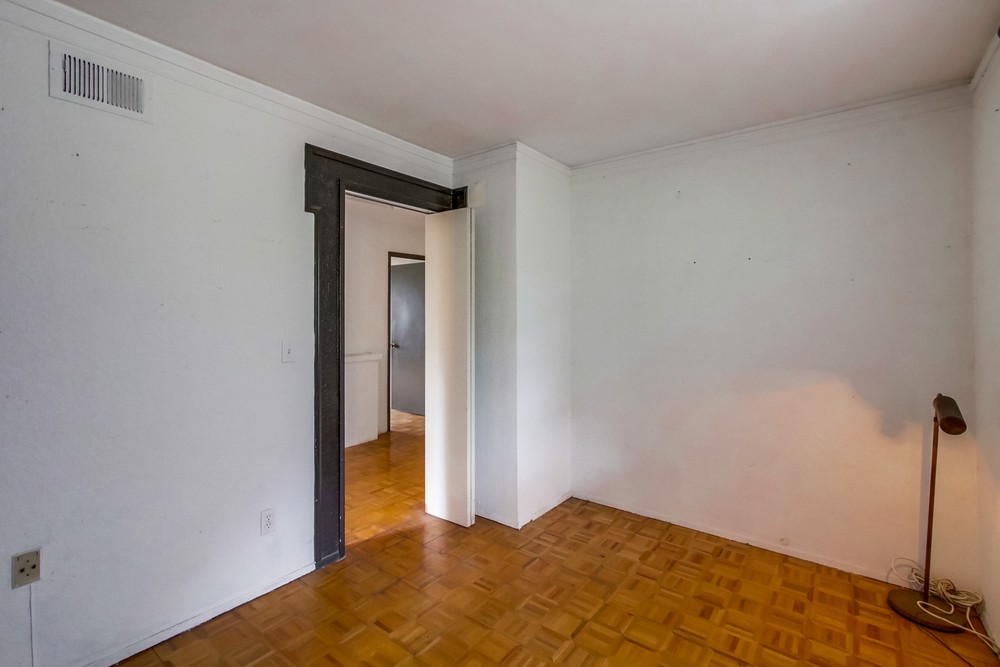 Virtual tour photo 30 of 43 for 2885 47th St