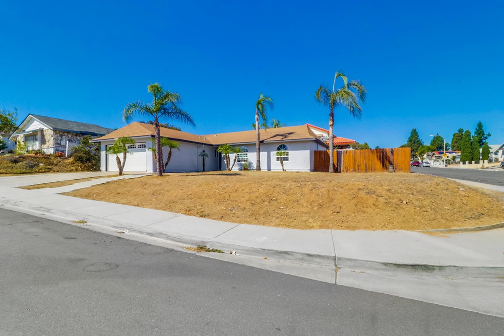 Virtual tour photo 1 of 32 for 2890 Donax Ave