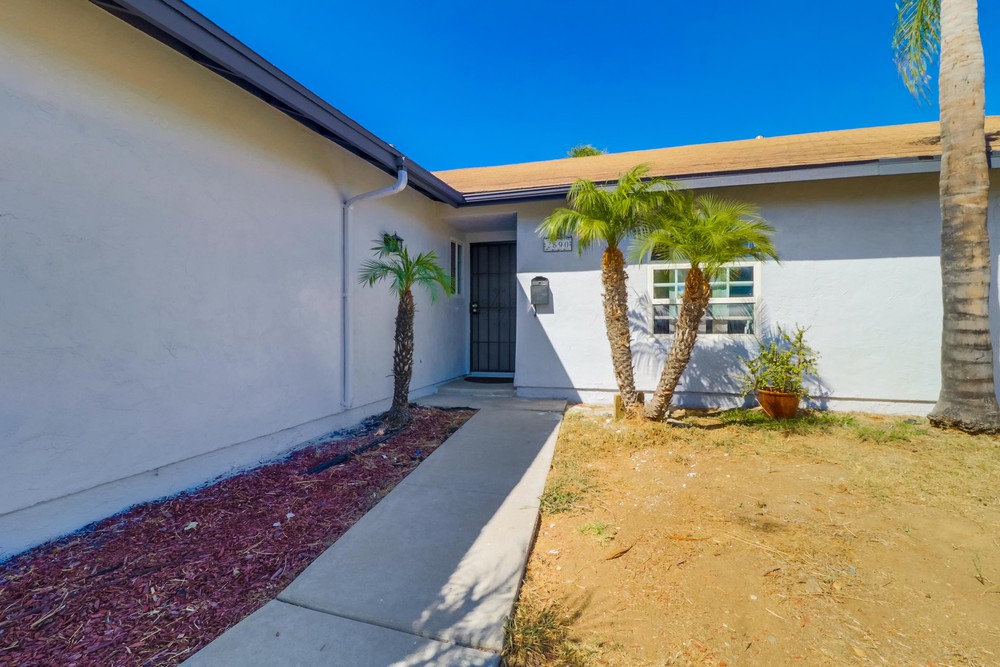 Virtual tour photo 8 of 32 for 2890 Donax Ave