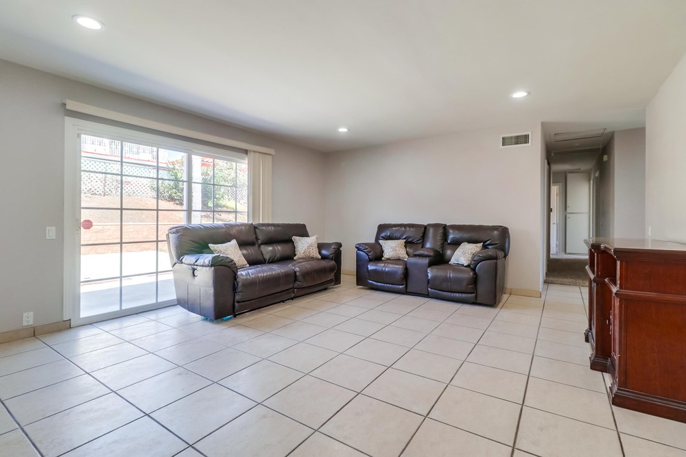 Virtual tour photo 9 of 32 for 2890 Donax Ave