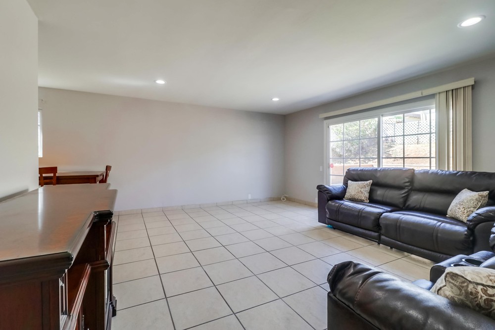 Virtual tour photo 11 of 32 for 2890 Donax Ave