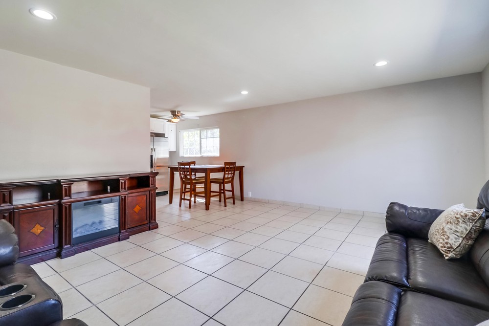 Virtual tour photo 12 of 32 for 2890 Donax Ave