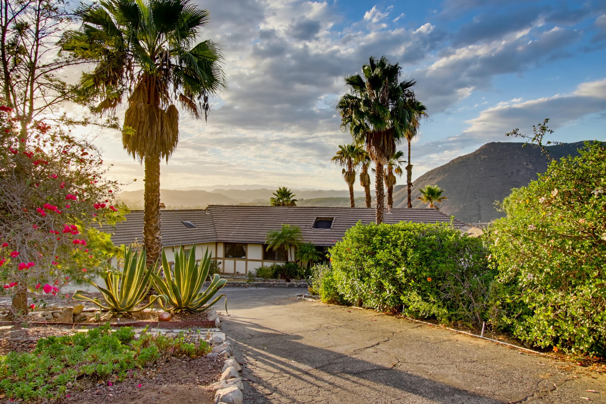 Virtual tour photo 90 of 152 for 2890 Vista Del Rio