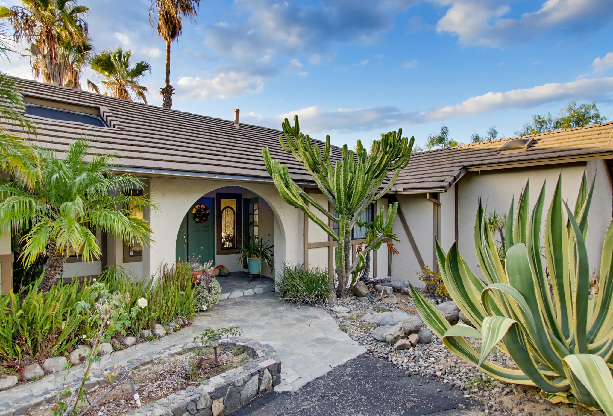Virtual tour photo 100 of 152 for 2890 Vista Del Rio