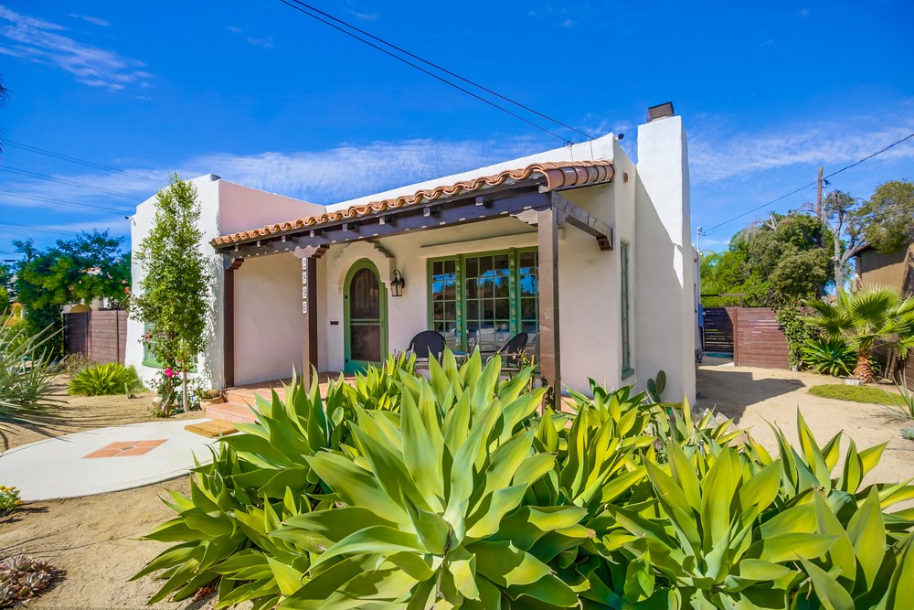 Virtual tour photo 5 of 50 for 2896 Copley Ave