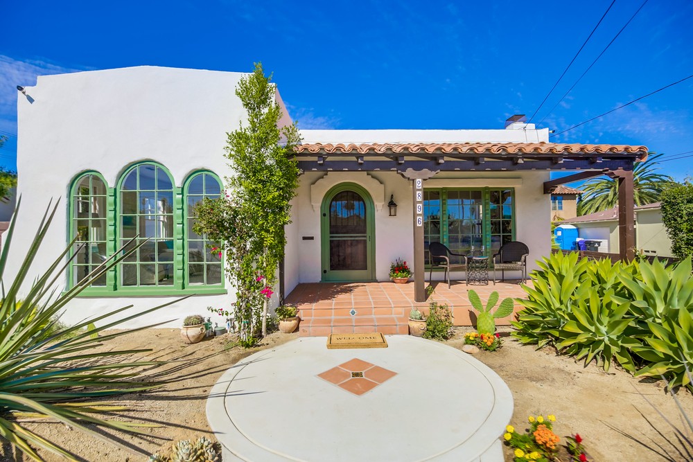 Virtual tour photo 6 of 50 for 2896 Copley Ave