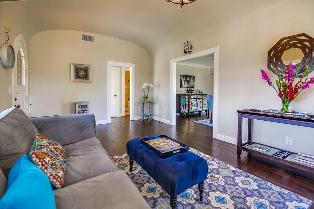 Virtual tour photo 11 of 50 for 2896 Copley Ave