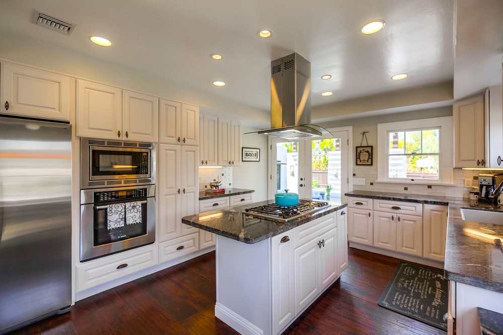 Virtual tour photo 17 of 50 for 2896 Copley Ave