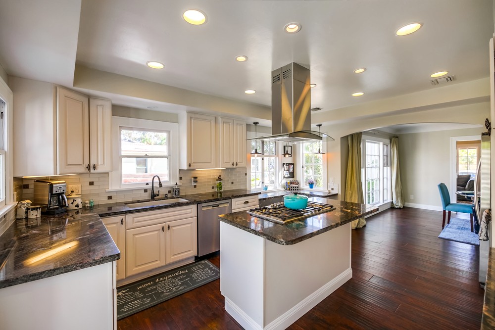 Virtual tour photo 21 of 50 for 2896 Copley Ave