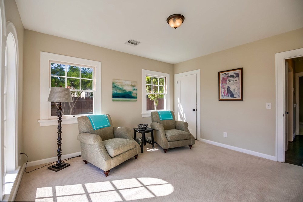Virtual tour photo 25 of 50 for 2896 Copley Ave