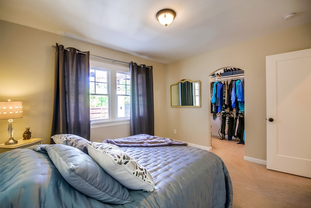 Virtual tour photo 32 of 50 for 2896 Copley Ave