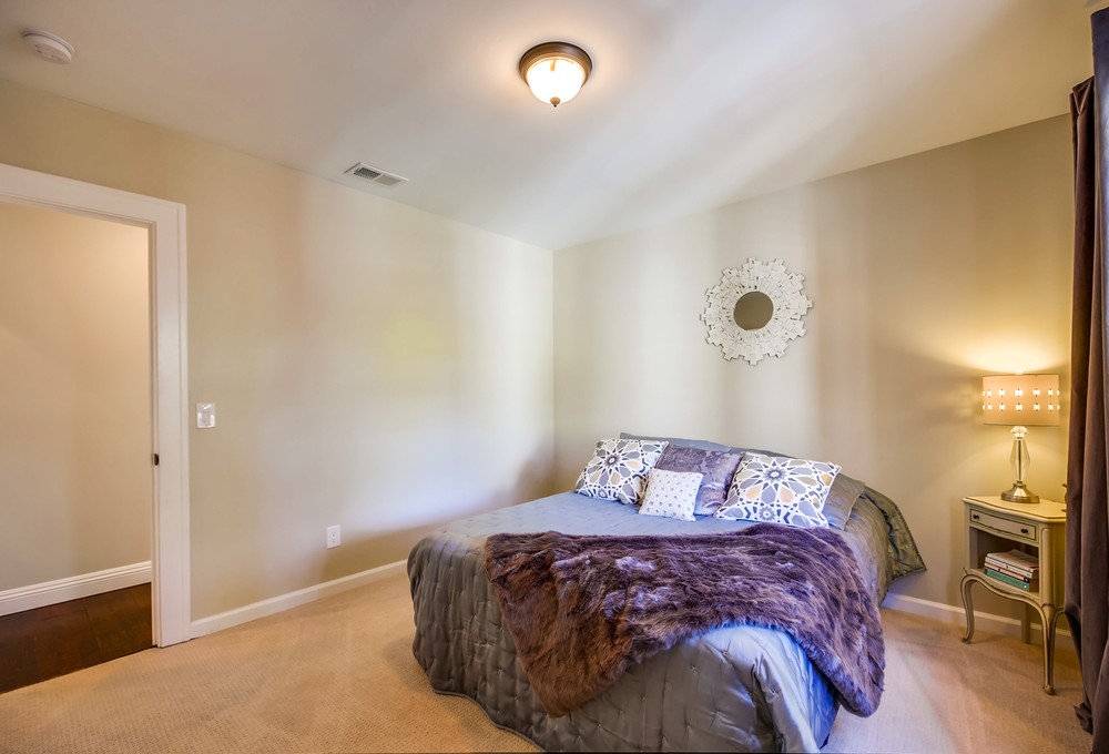 Virtual tour photo 33 of 50 for 2896 Copley Ave