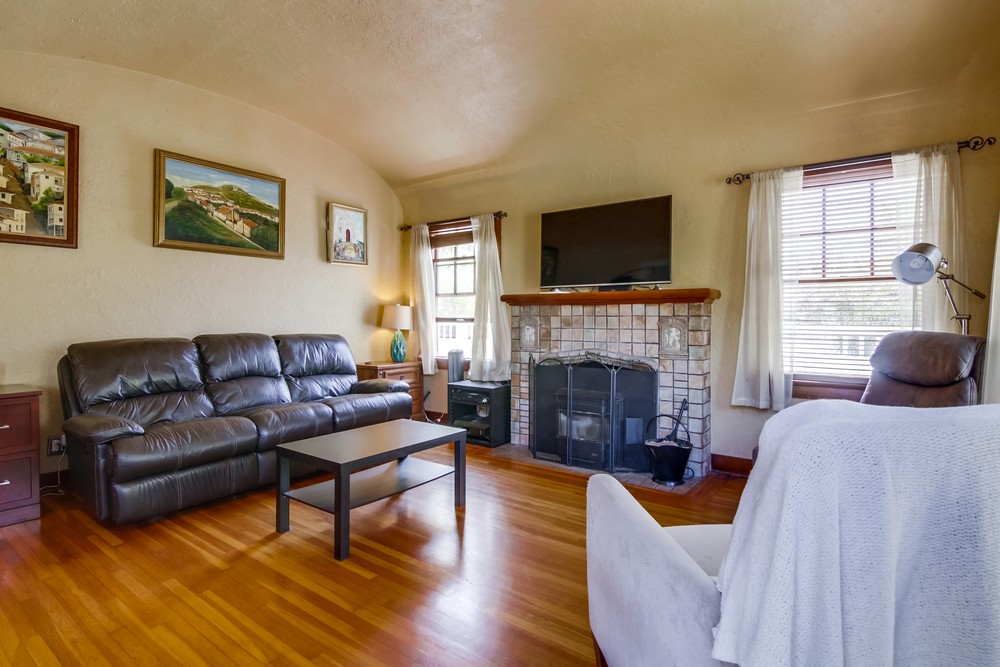 Virtual tour photo 10 of 43 for 2905 32nd St