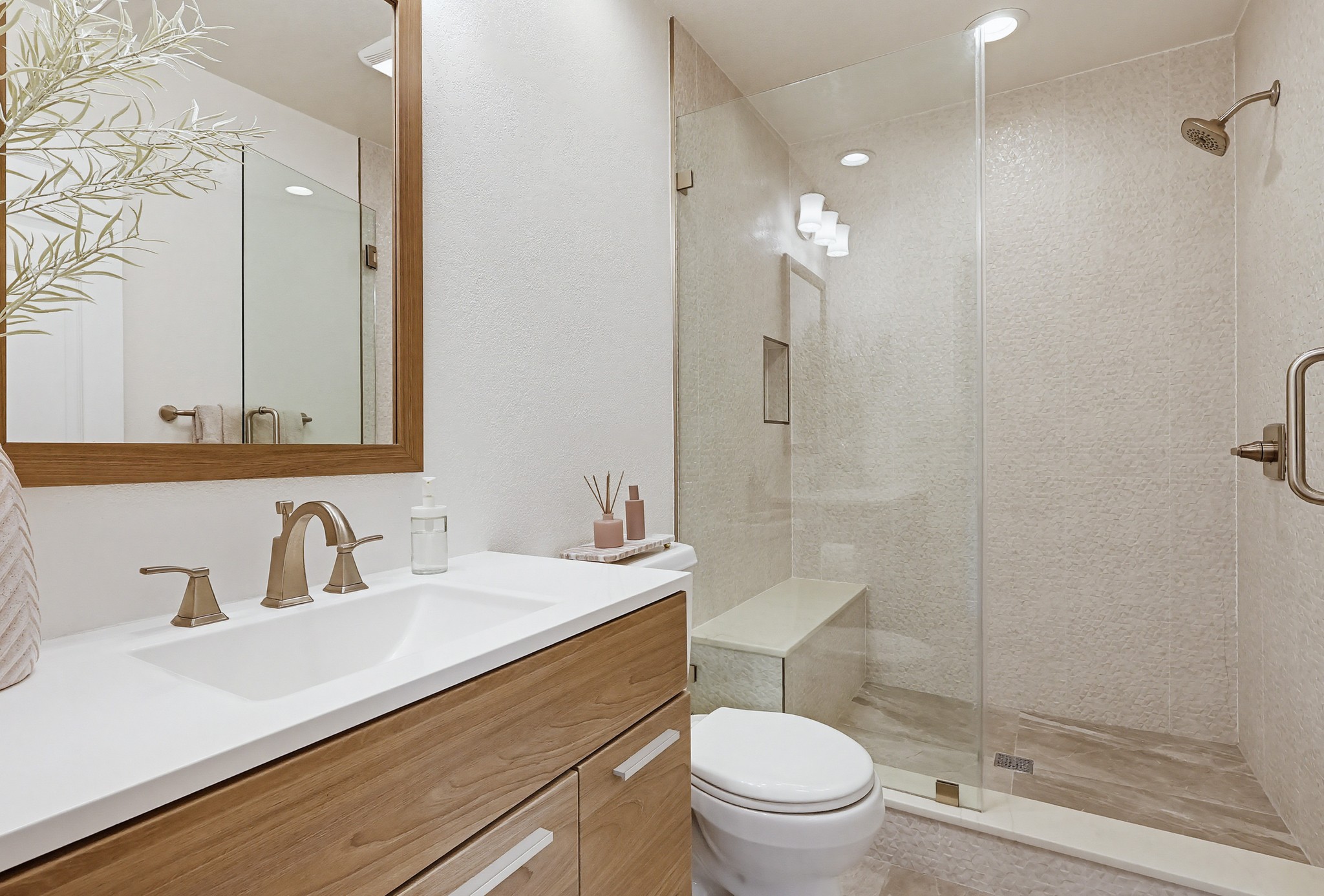 Virtual tour photo 71 of 153 for 2906 Baywater Ave UNIT 2