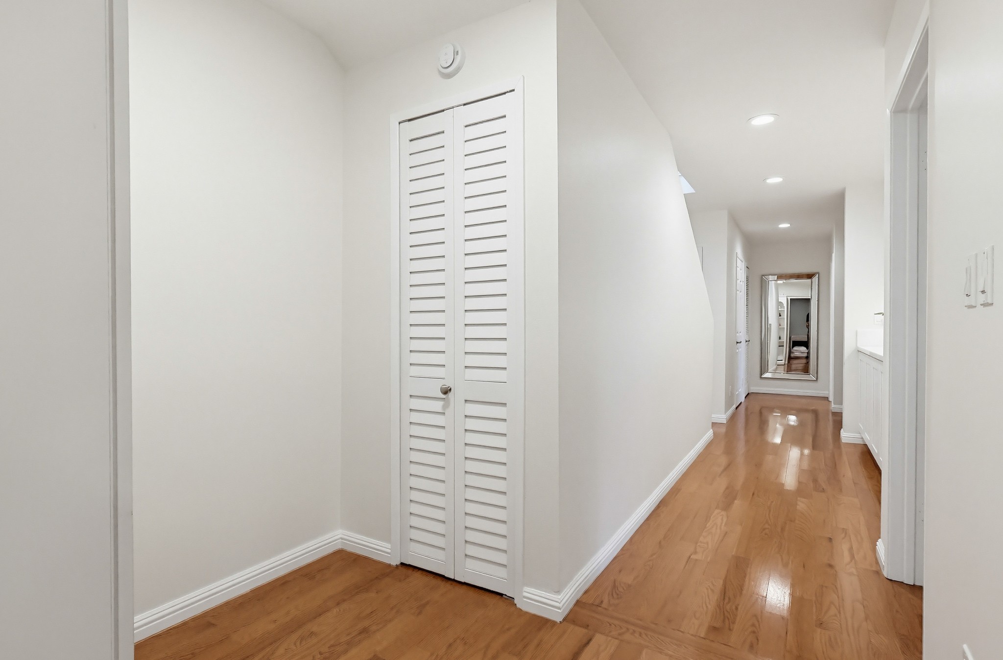 Virtual tour photo 80 of 153 for 2906 Baywater Ave UNIT 2