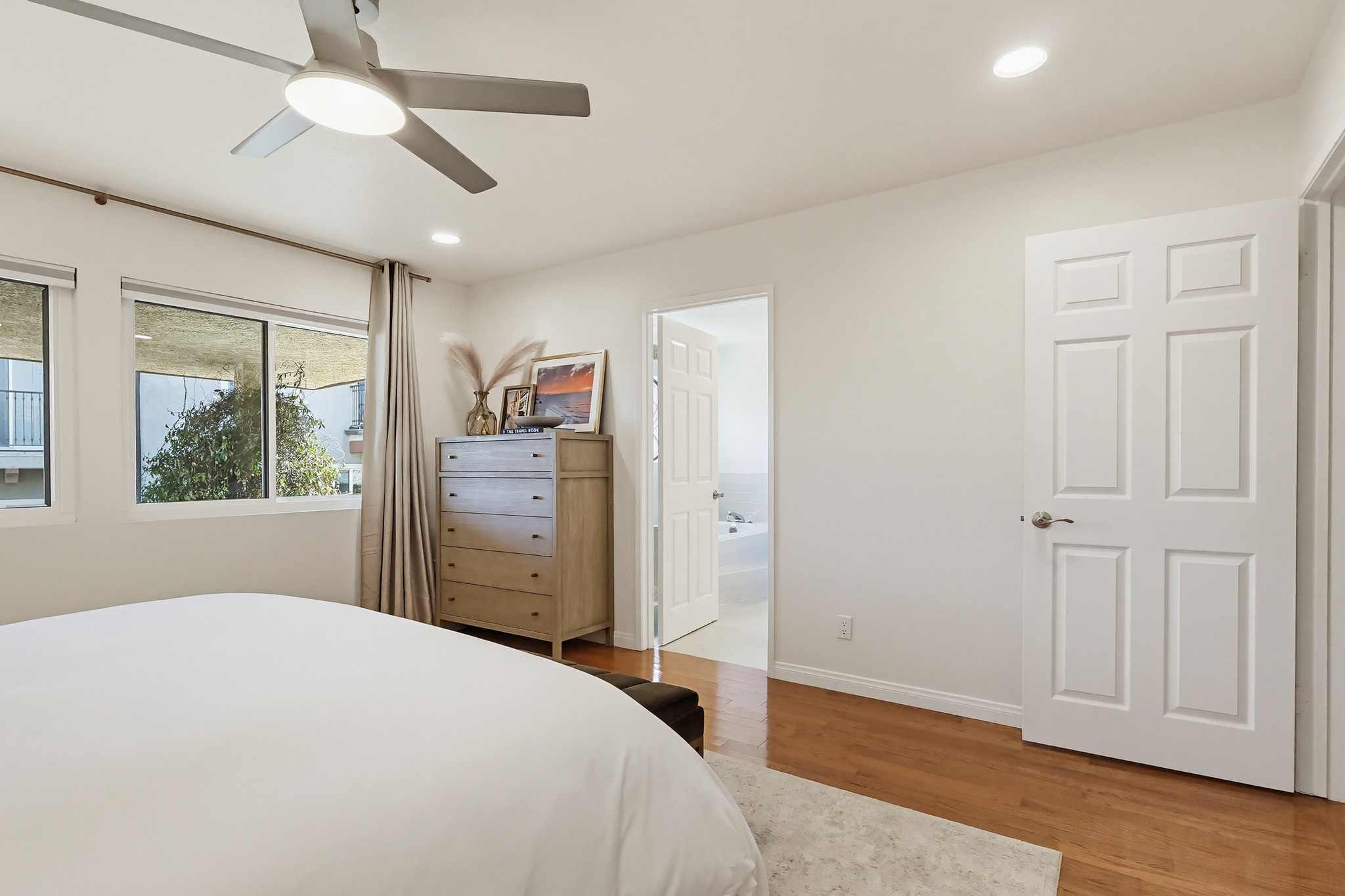 Virtual tour photo 94 of 153 for 2906 Baywater Ave UNIT 2