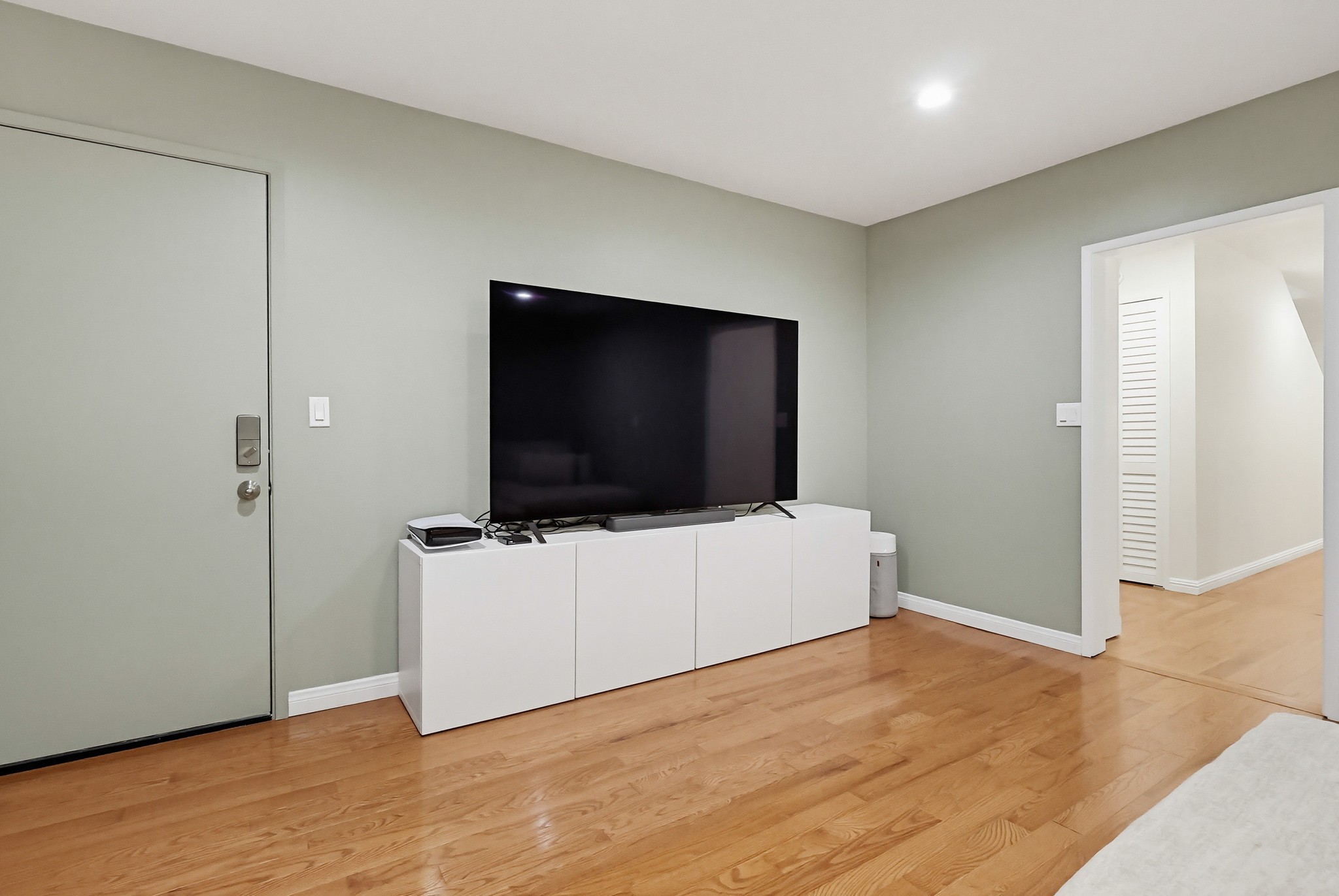 Virtual tour photo 118 of 153 for 2906 Baywater Ave UNIT 2